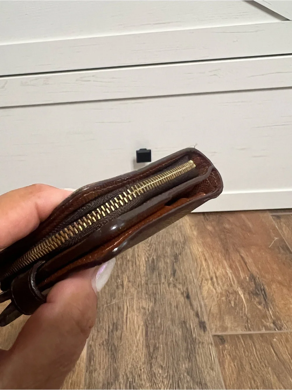Louis Vuitton Monogram Compact Bifold Wallet - Excellent Condition